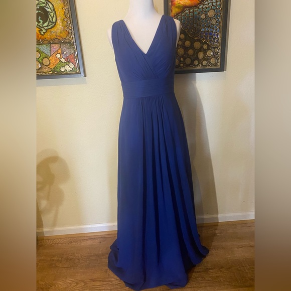 Symphony of Venus Dresses & Skirts - ❎ INACTIVE ❎ Symphony of Venus Women’s Sleeveless V-neck Formal Bridesmaids Gown